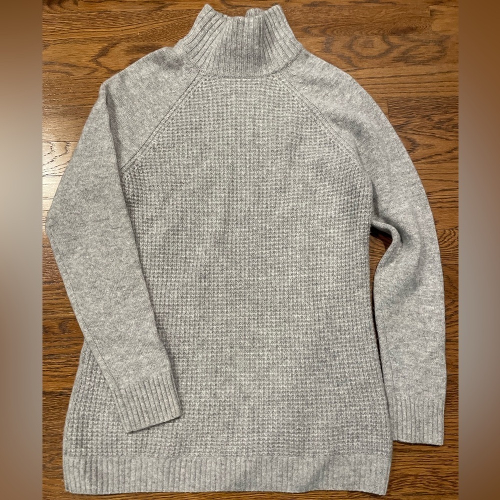 Soft by Naadam 100% Cashmere Turtleneck Waffle Knit Sweater Small Grey Luxurious